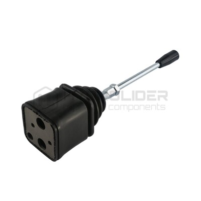 Joystick bez tlačidiel priskrutkovaný priamo k hydraulickickému rozdelovaču P4...
